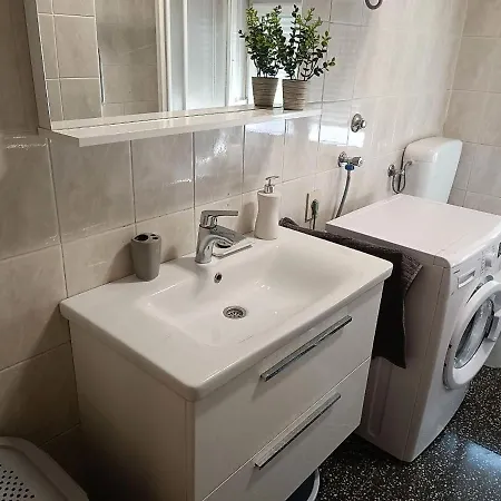 Apartament Sofia, 200 M From The Bibinje