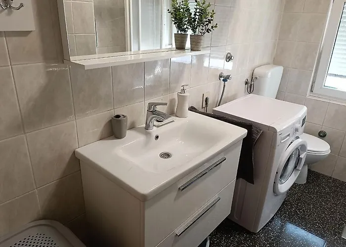 Apartamento Sofia, 200 M From The Bibinje