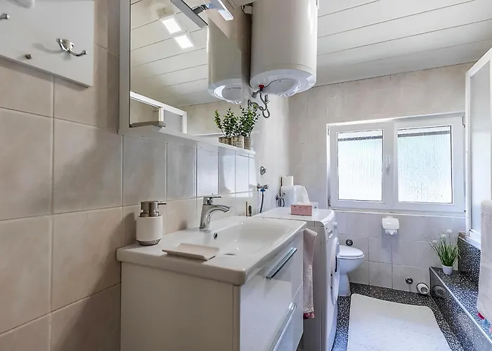 Apartamento Sofia, 200 M From The Bibinje